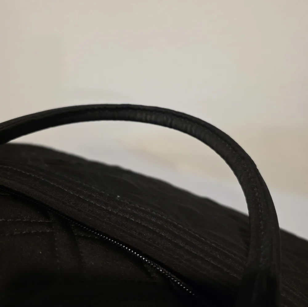 Vera Bradley Quilted Padded Laptop Bag Chain Strap Womens Black Preppy Chic